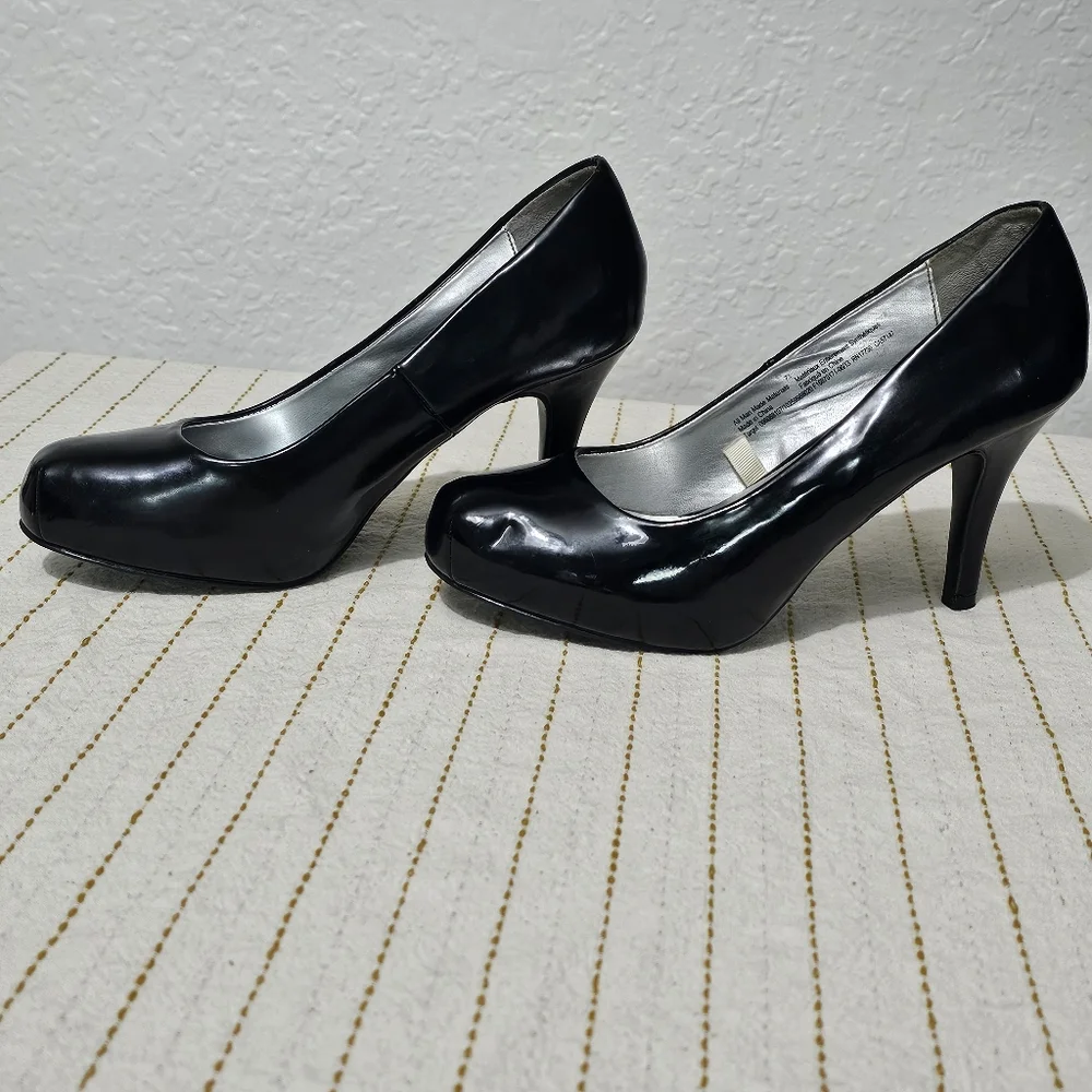 Mossimo style Veruca, color: Black. size 7 1/2 - Picture 3 of 3